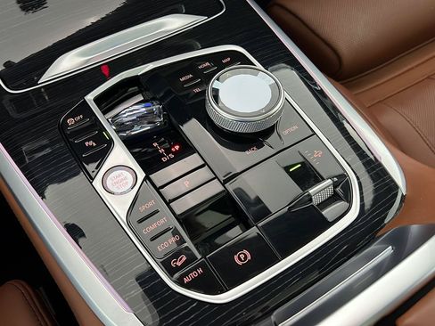 Certified 2025 BMW X7 M60i AWD/4WD image 20