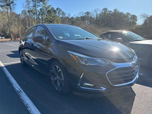 Used 2019 Chevrolet Cruze LT w/ Convenience Package image 6