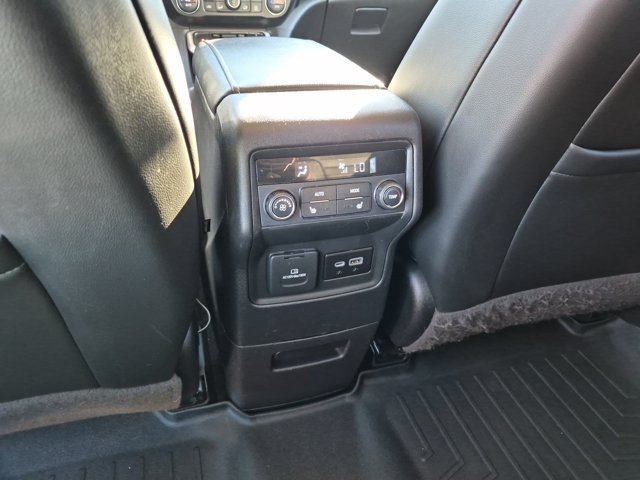 Used 2021 GMC Acadia Denali w/ Denali Ultimate Package AWD/4WD image 18