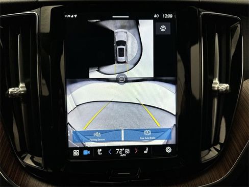 Certified 2024 Volvo XC60 T8 Plus w/ Protection Package Premier image 17
