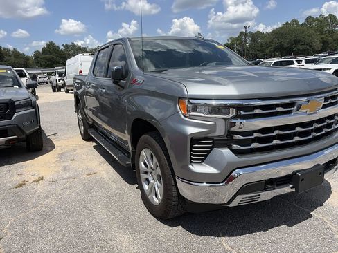 Used 2024 Chevrolet Silverado 1500 LTZ AWD/4WD image 4
