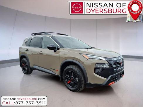 Used 2025 Nissan Rogue SV AWD/4WD image 1