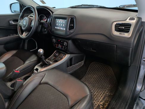 Used 2019 Jeep Compass Latitude w/ Cold Weather Group AWD/4WD image 34