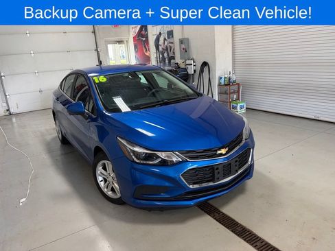 Used 2016 Chevrolet Cruze LT FWD image 2