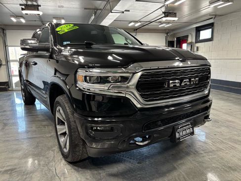 Used 2019 RAM 1500 Limited w/ Body Color Bumper Group AWD/4WD image 3