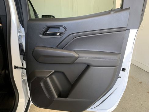 New 2024 Chevrolet Colorado LT w/ LT Convenience Package III image 39