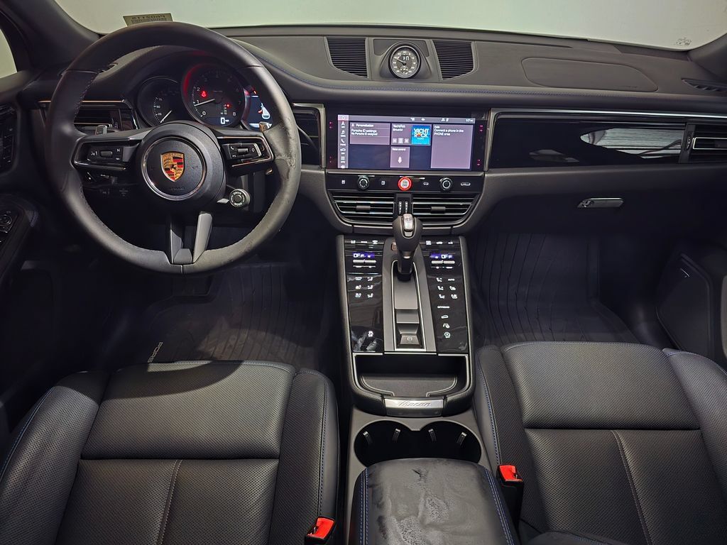 Certified 2026 Porsche Macan AWD/4WD image 19