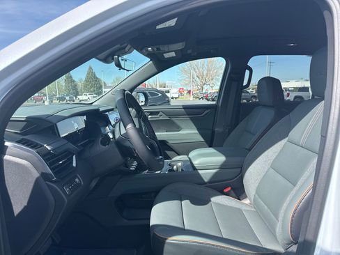 New 2026 GMC Acadia AT4 w/ Super Cruise Package AWD/4WD image 22