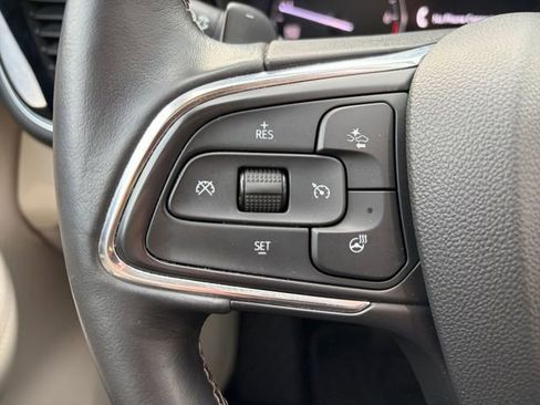 Used 2022 Buick Envision Avenir w/ Technology Package II image 5