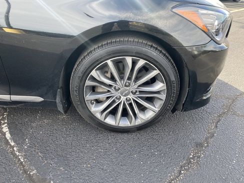 Used 2016 Hyundai Genesis 3.8 image 2