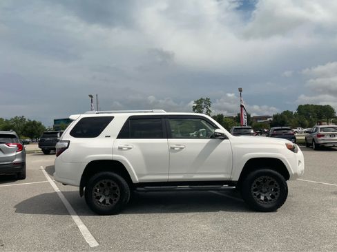Used 2015 Toyota 4Runner SR5 Premium AWD/4WD image 4