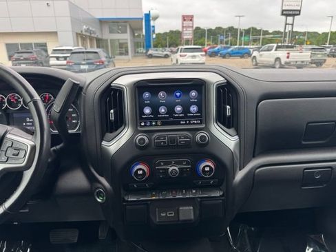 Used 2022 Chevrolet Silverado 1500 RST AWD/4WD image 2
