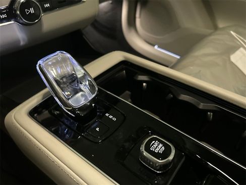 New 2026 Volvo XC90 B6 Ultra image 19