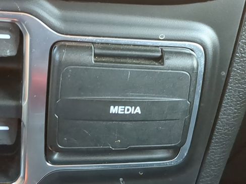 Used 2020 Jeep Wrangler Unlimited Sahara w/ Uconnect 4C Nav & Sound Group image 21