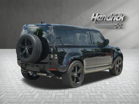 Used 2025 Land Rover Defender 110 V8 AWD/4WD image 9