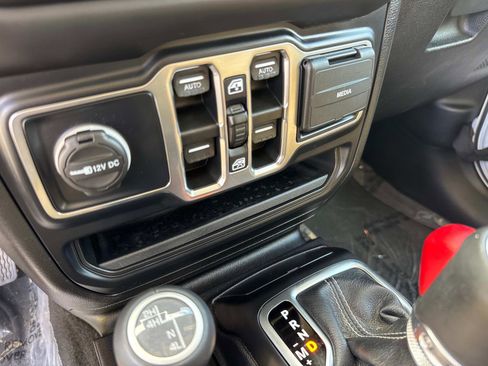 Used 2019 Jeep Wrangler Unlimited Sahara w/ Dual Top Group image 26