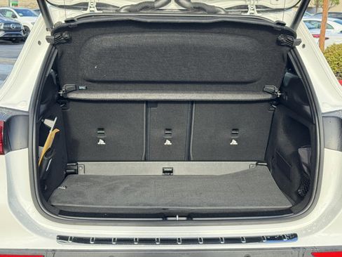 Used 2025 Mercedes-Benz GLA 250 4MATIC image 14