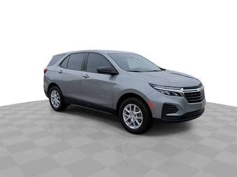 Certified 2023 Chevrolet Equinox LS image 2