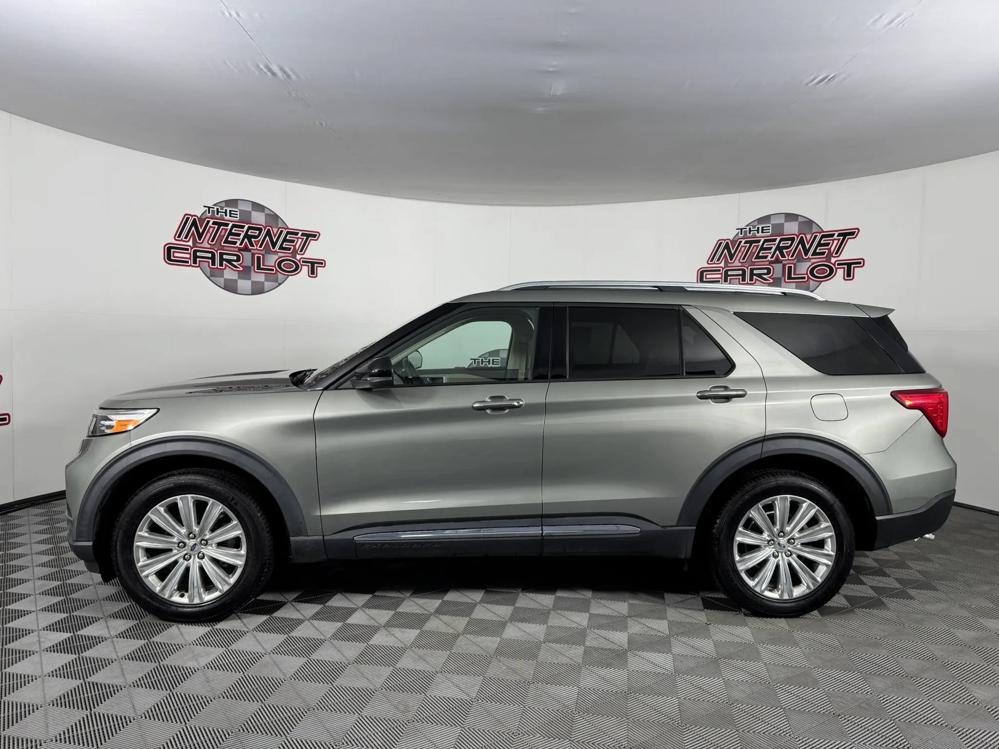 Used 2020 Ford Explorer Limited AWD/4WD image 4