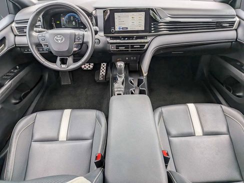 Used 2025 Toyota Camry SE FWD image 23