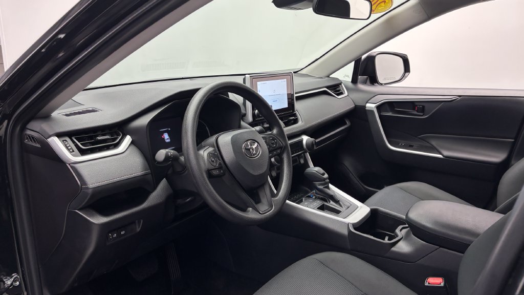 Certified 2025 Toyota RAV4 LE FWD image 14
