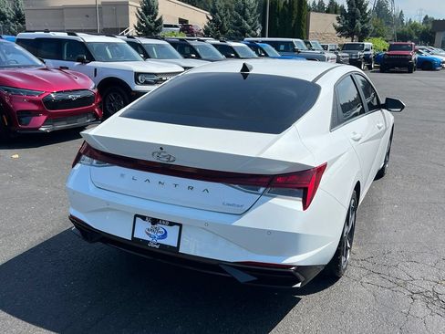 Used 2021 Hyundai Elantra Limited FWD image 7