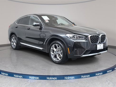 Used 2025 BMW X4 xDrive30i image 4