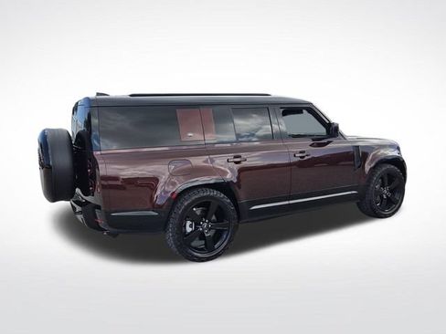 Used 2024 Land Rover Defender 130 X-Dynamic SE AWD/4WD image 8