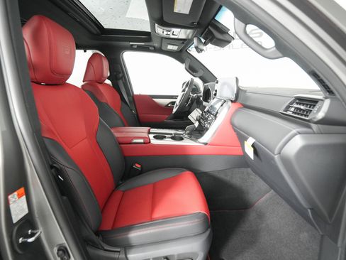 New 2025 Lexus LX 700h F Sport image 18