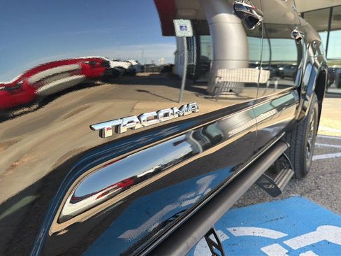 Used 2023 Toyota Tacoma SR5 image 10