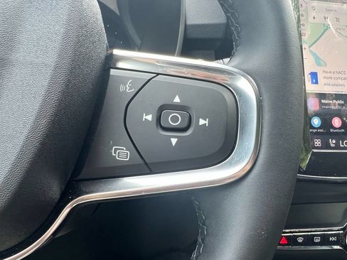 Certified 2025 Volvo EX40 Core AWD/4WD image 13