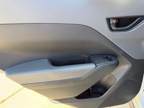 Used 2025 Subaru Crosstrek 2.0i AWD/4WD image 19