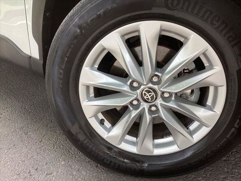 Certified 2023 Toyota Corolla Cross LE w/ Moonroof Package AWD/4WD image 6