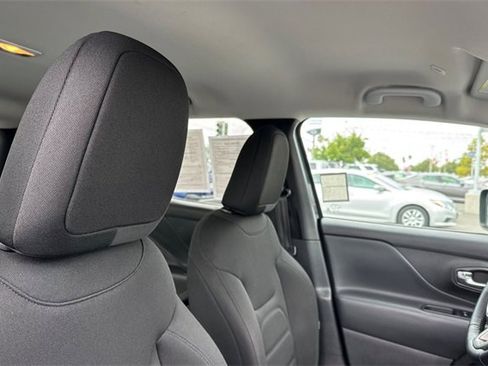 Used 2022 Jeep Renegade Latitude w/ Convenience Group image 19