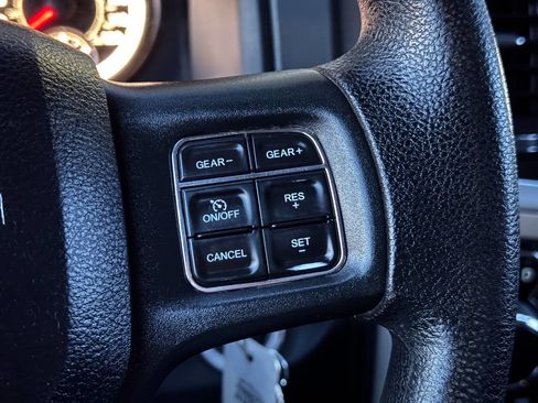 Used 2017 RAM 1500 Classic SLT image 29