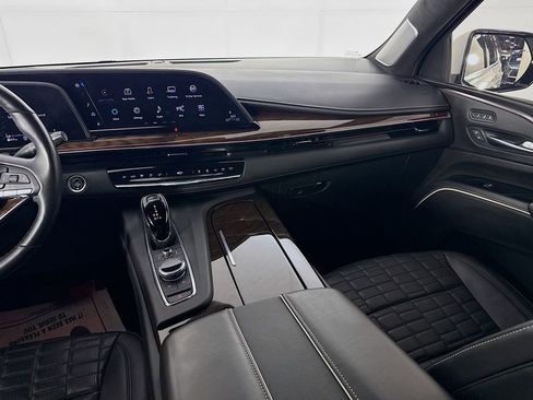 Used 2023 Cadillac Escalade Sport Platinum w/ LPO, ONYX Package image 29