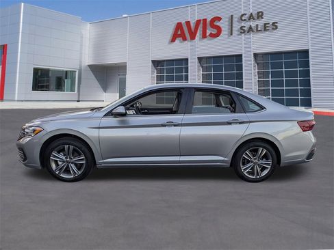 Used 2024 Volkswagen Jetta SE image 10