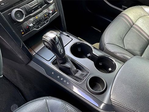 Used 2018 Ford Explorer XLT w/ Equipment Group 202A image 14