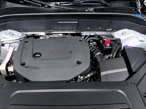 Used 2024 Volvo XC90 B6 Plus image 9