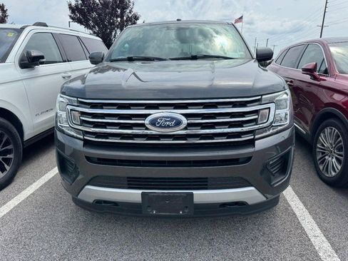 Used 2018 Ford Expedition XLT AWD/4WD image 2