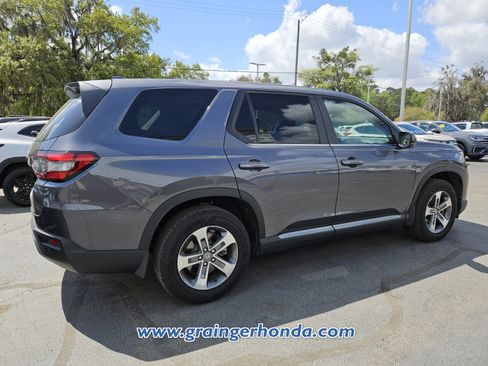 Used 2025 Honda Pilot EX-L image 7