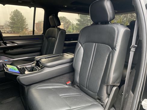 Used 2022 Jeep Grand Wagoneer Series II image 8