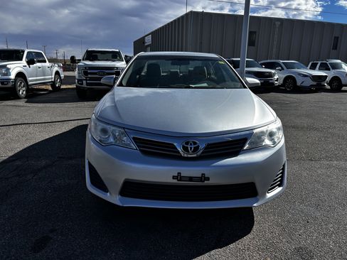 Used 2013 Toyota Camry L image 8