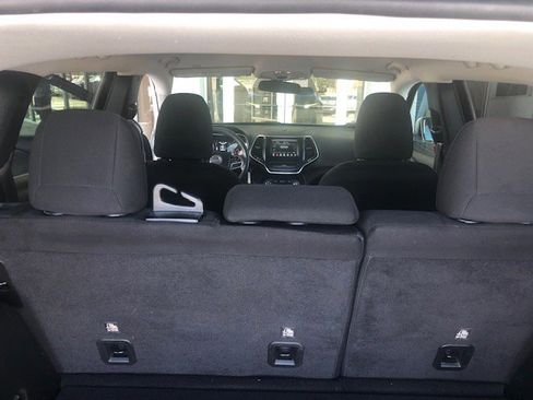 Used 2019 Jeep Cherokee Latitude w/ Popular Appearance Group image 25