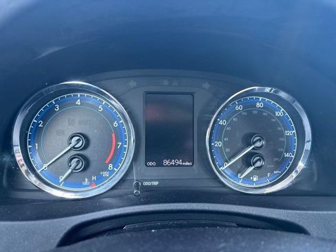 Used 2017 Toyota Corolla LE w/ Carpet Mat Package (TMS) FWD image 10