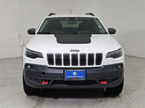 Used 2019 Jeep Cherokee Trailhawk image 9