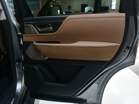 Used 2025 INFINITI QX80 Sensory image 25