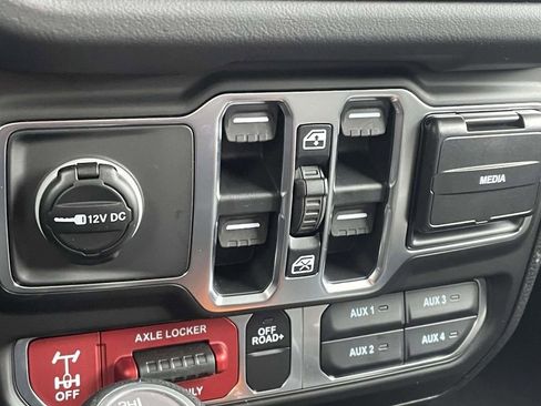 New 2026 Jeep Gladiator Mojave w/ Safety Group AWD/4WD image 36
