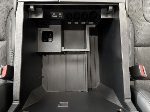 Used 2023 Toyota Tundra Limited w/ Power Package AWD/4WD image 34