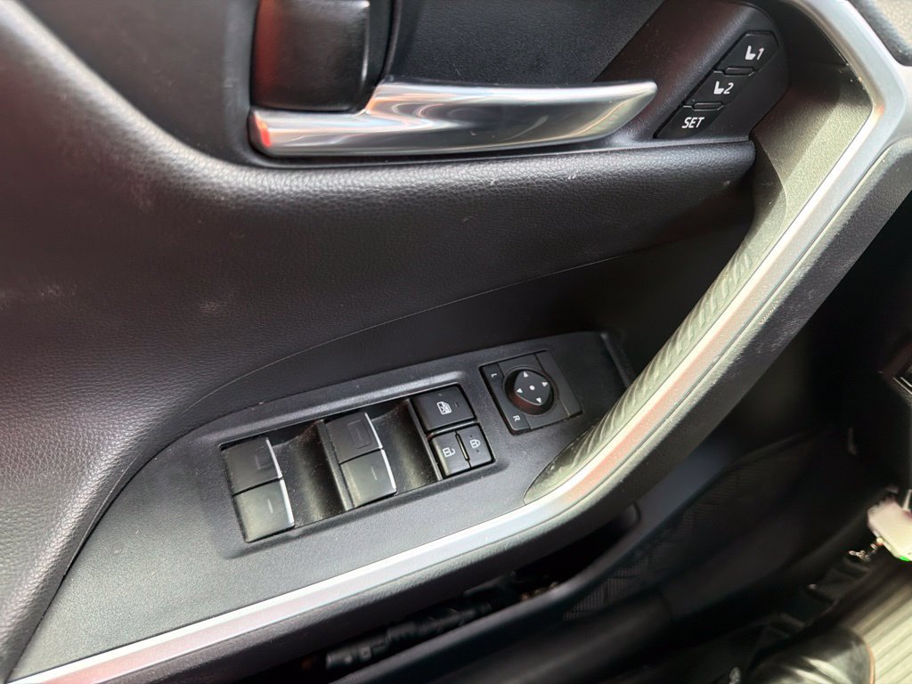 Used 2022 Toyota RAV4 Limited w/ Limited Grade Weather Package AWD/4WD image 9
